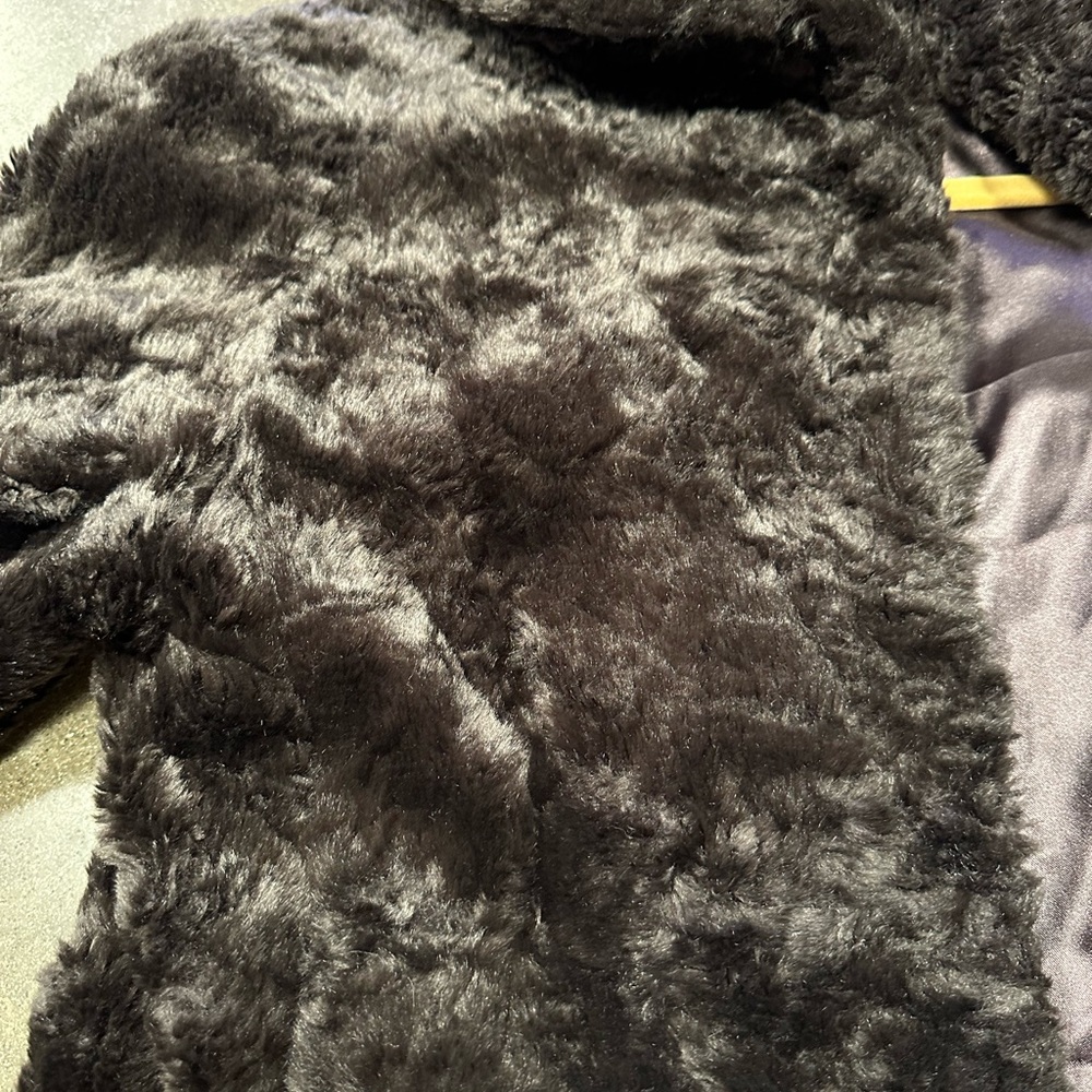 Faux fur brown jacket. Super stylish. Waist length. - Picture 2 of 6